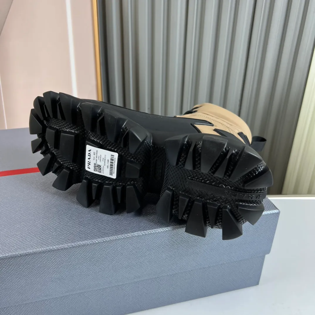 Men's shoes 💰620💰 [PRADA] Autumn and winter hot men's shoes shipped 👏Official website synchronized ⬆️Original fly-knit film fabric + cowhide lining, 1⃣️:1⃣️reproduction, original sole, 38-45 (45. Customized, non-refundable)